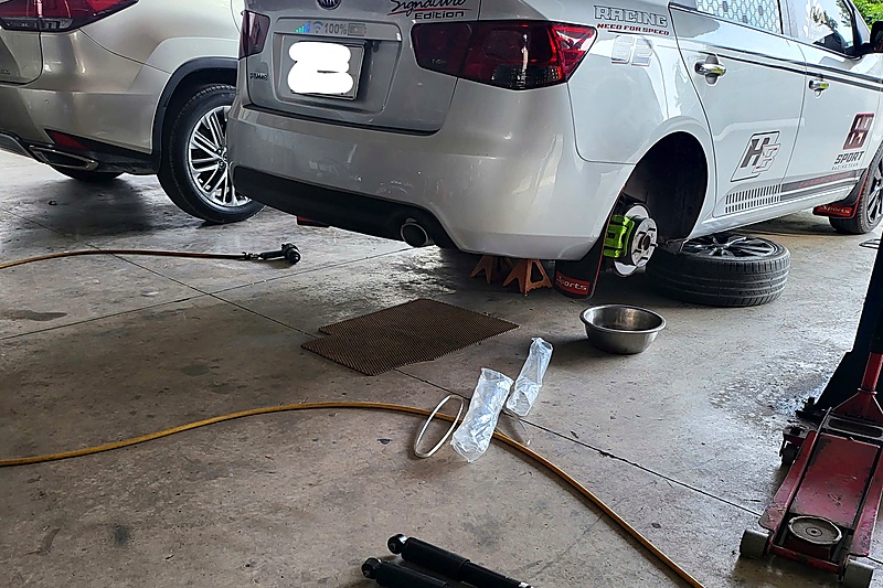 Tháo rã đại tu động cơ lốc máy ô tô